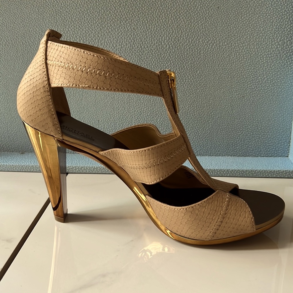 Michael Kors tan leather gold heal pumps heels